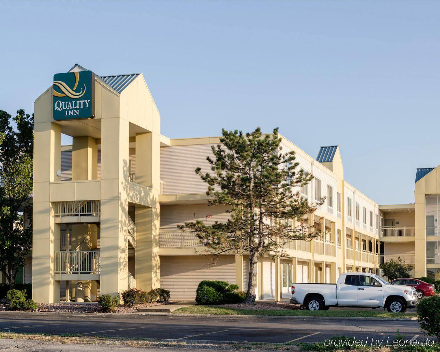 Quality Inn Merriam Kansas Exterior photo